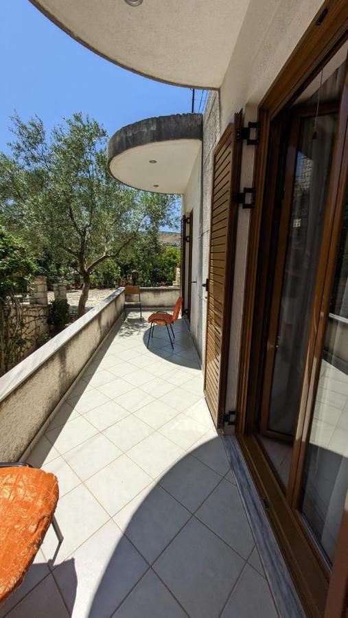 Hasani Apartments Sarandë Buitenkant foto